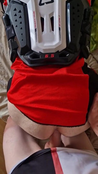Chàng trai đụ một chàng trai khác trong Mxgear