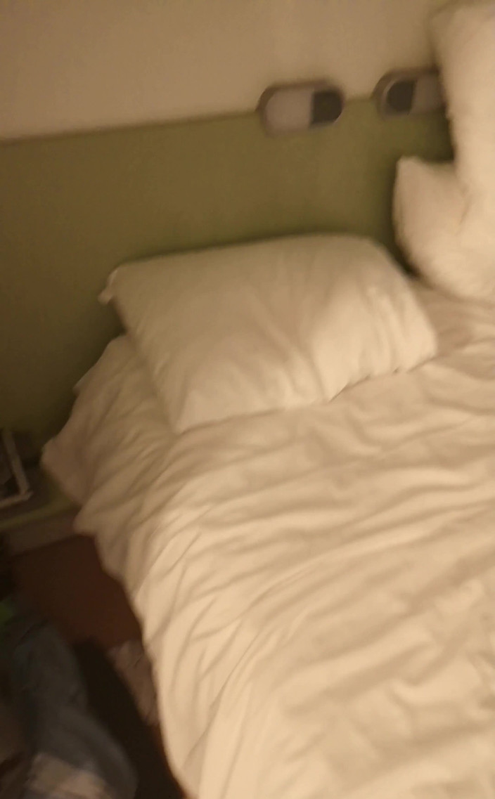 Amadeus: Laat je gewoon mijn kamer zien en ga dan morgen...