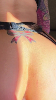 Sexy manželka Misty Inked chyběla tohoto ptáka