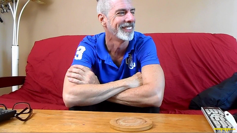 Man Puppy: Calò che puzza massaggio ai piedi - Daddy giant 4