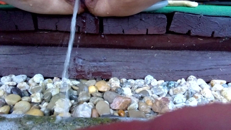 Hot-Pussy66: 뚱뚱한 자지에서 나오는 굵은 오줌