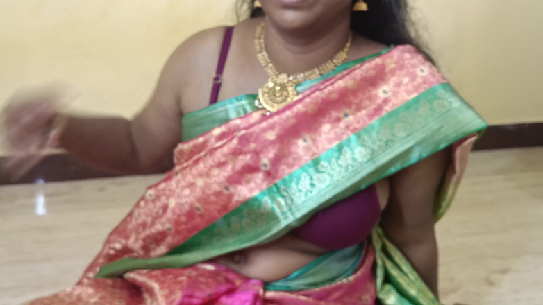 Laxi ammu: Sari indossa la moglie casalinga