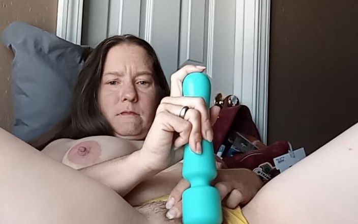 TinyLittleTease: Гра в моїх жовтих стрінгах