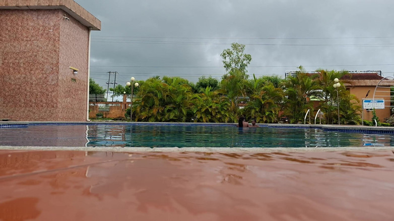 BMCs: Sperma galleggiante in piscina, sesso duro in acqua, doppio orgasmo