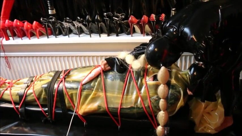 Rubber And Bondage Girl Kim: Дражнить імпотентного гумового слов'янина
