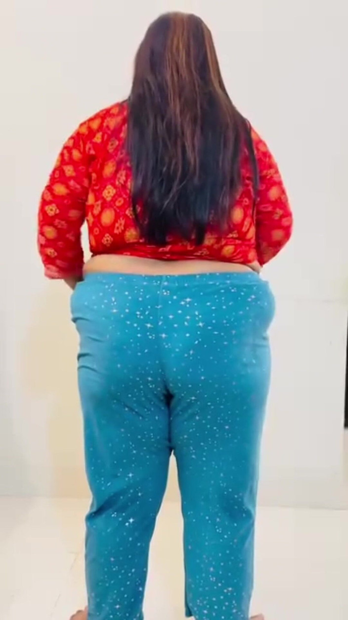 Your Boy's Cum: 인도 인도 소녀 훈련 의붓오빠 앞에서