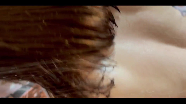 webskinny: Chceš vidět, jak plavu ve vaně s pěnou a umývám...