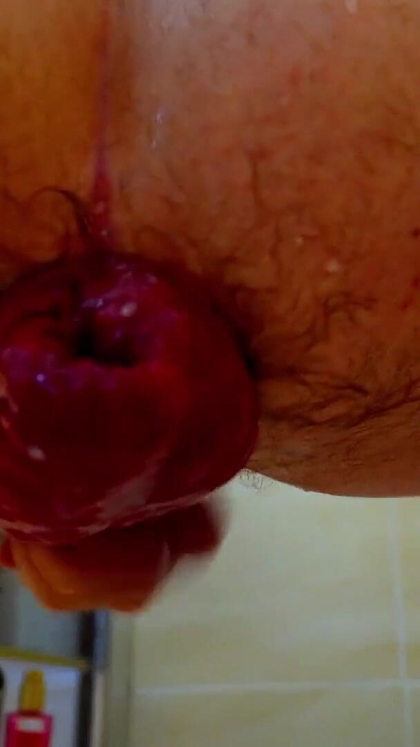 Playing Shower Meat (Maganafolgass)