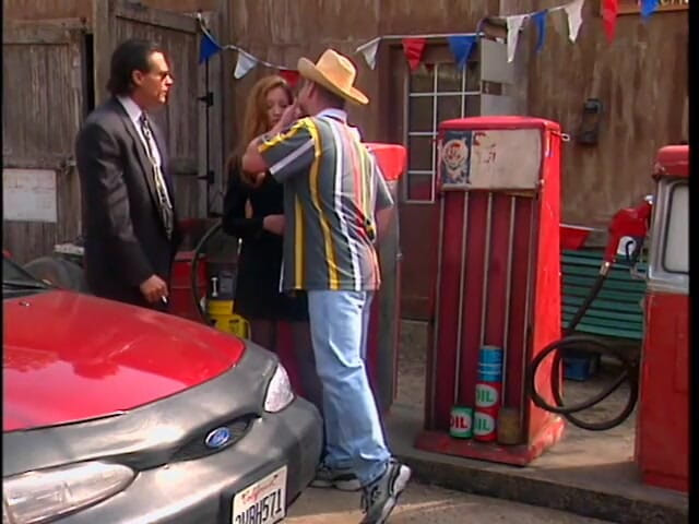 Cumming Soon: Cowboy dungaree scopa la moglie sexy di un uomo ricco...