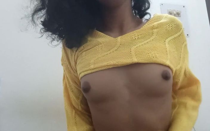 desigirl93: Une femme au foyer desi du village se fait éjaculer dans...