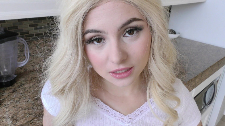 Lethal hardcore videos: Aria banks si cewek imut rambut pirang lagi asik jilat...