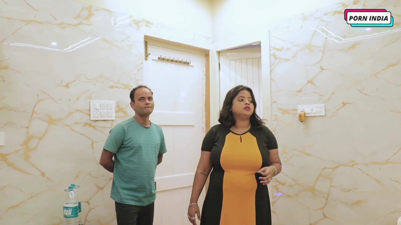 Porn India Studio: Sex cu fată frumoasă dolofană desi