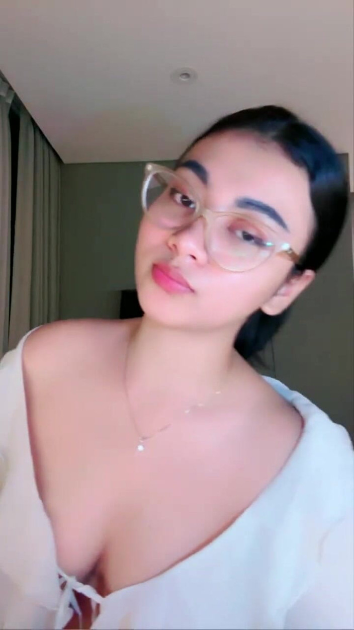 Jonathan Camberg: Kakak Tiri Mahu Melancap Di Kamar