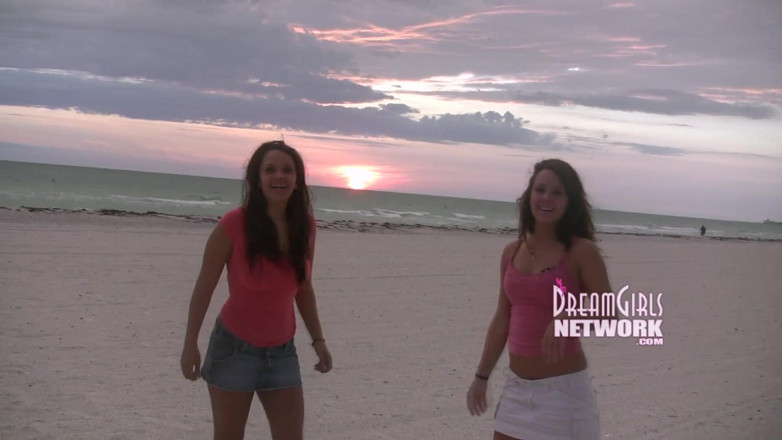 Dream Girls: Vacationers flash on a common beach