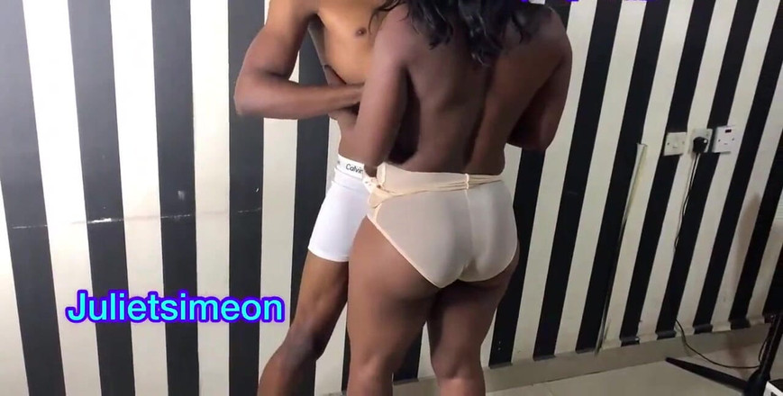 Julietsimeon: 그의 자지를 빨고 내 보지가 젖을 때 (자지를 빨아 생명을 구해)