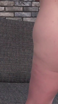 Auntjudys - Prsatá zralá MILF Chantelle Blue masturbuje v punčochách