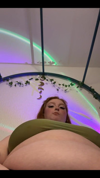 Should I Eat to Get Bigger?? Be Honest in the Comments Plss Im Genuinely Curious