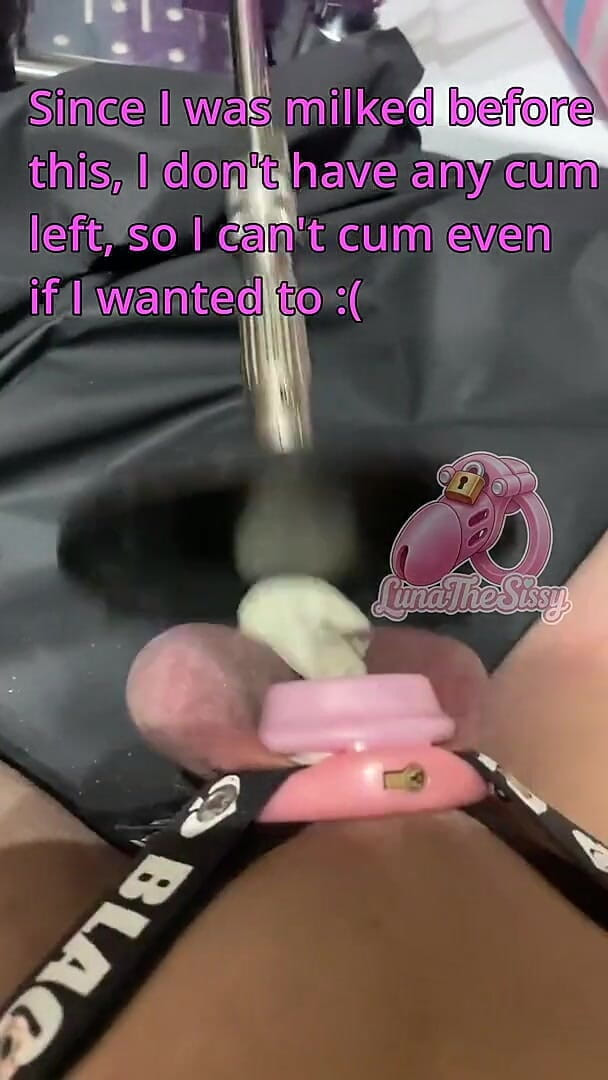 LunaTheSissy: Sissy si plivá koule vysokorychlostním sexuálním strojem
