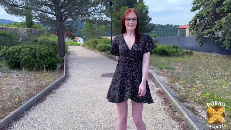 Porno Baguette: Lavyana, splendida rossa, vuole due la sbattano