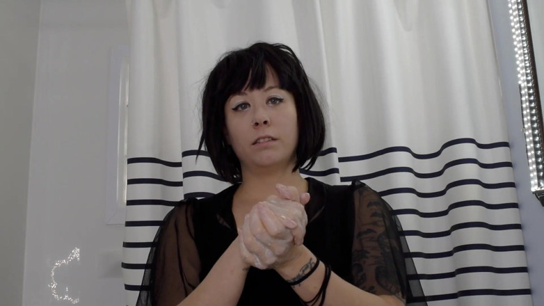 Deanna deadly: Vedere la persoana 1 cu gură murdară făcută să mănânce săpun