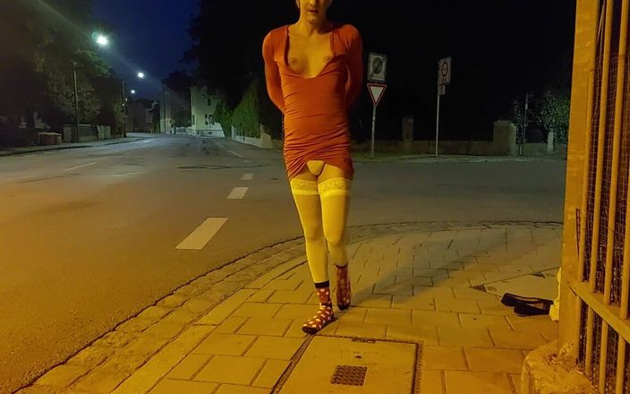sweetfeet29: Kadın kılıklı şehirde aranmak istiyor