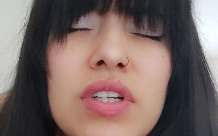 Maquinasperfectas: Mladá Skunk masturbuje