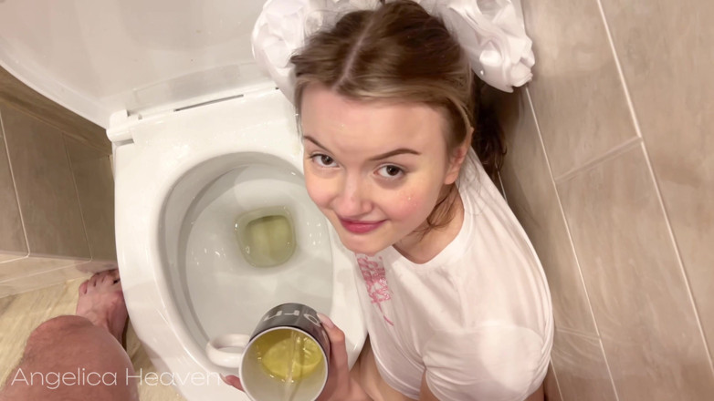 AngelicaHeaven: O padrasto encontrou a garota no banheiro, mijou na boca...