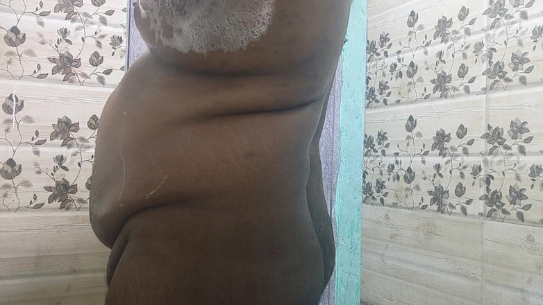 Fapidontmind: Pertunjukan mandi solo yang indah