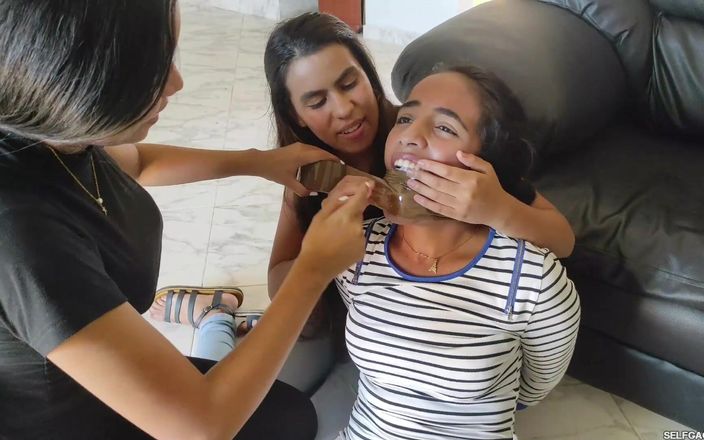 Selfgags Latina Bondage: Những con điếm hư hỏng chào đón sự trêu chọc con cu...
