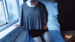 Kitty_Cross: 薄明。お腹が空いて美しい体で人を惹きつけるために窓際で遊んでいる吸血鬼トランス