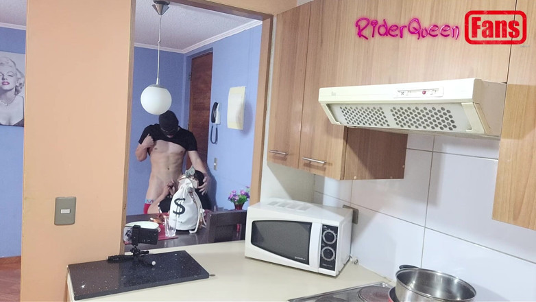 Riderqueen: Video per i fan: un giovane mascherato mi scopa in...