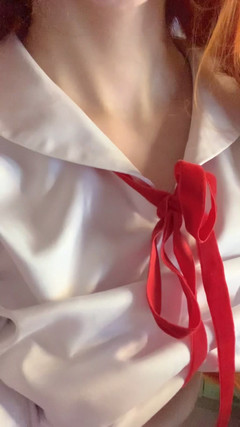 Little_Kitty69: Asuka慢慢地脱掉每一层，戏弄你