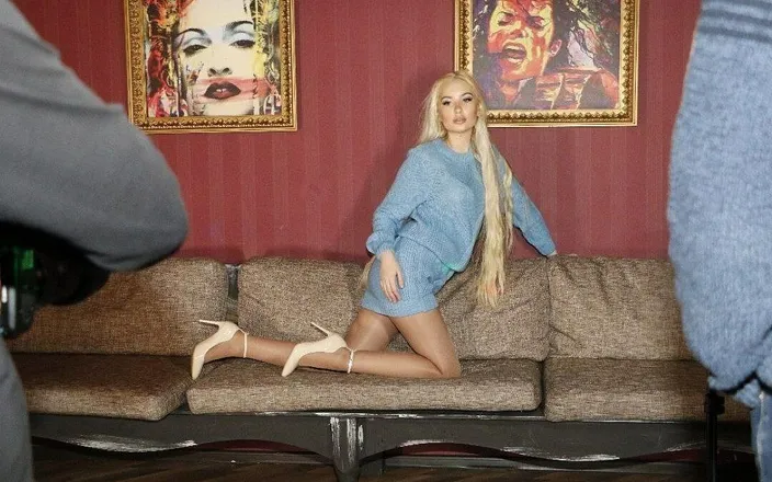 ElzaKom: Hot Teen Elza Kom