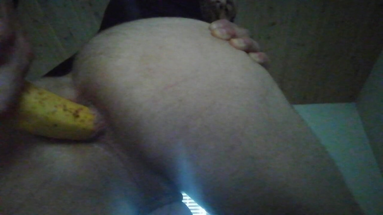 BDSM TS beginner: Поездка транса с бананами в задницу