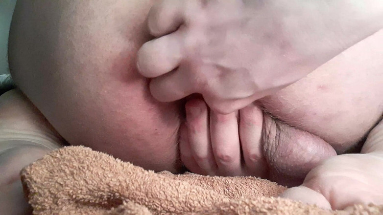 Kinky Sky: Fată gotică transsexuală se fute cu un efeminat anal cu...