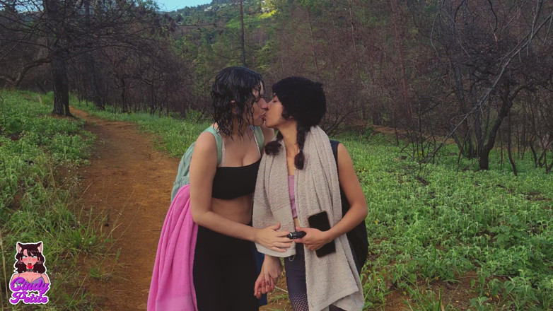 Cindy Luna Petite: Ho trovato una ragazza sexy nel fiume e abbiamo finito...