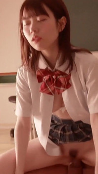Mi compañero de clase secretamente tiene grandes tetas y ella estaba siendo follada por un hombre de clase alta 3
