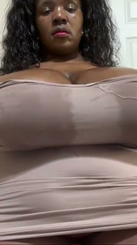 黑人胖熟女的乳房崇拜