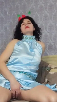 Blowjob manis dari barbie dan kongkek keras dalam pepek dan dubur, dengan air mani di dalam