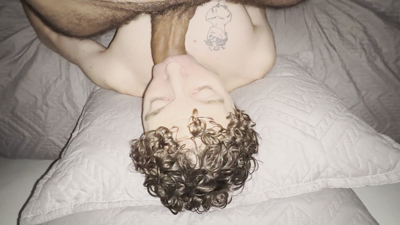 Nico Mucci: Papi Horny अपना लंड मेरे मुंह में डालती है
