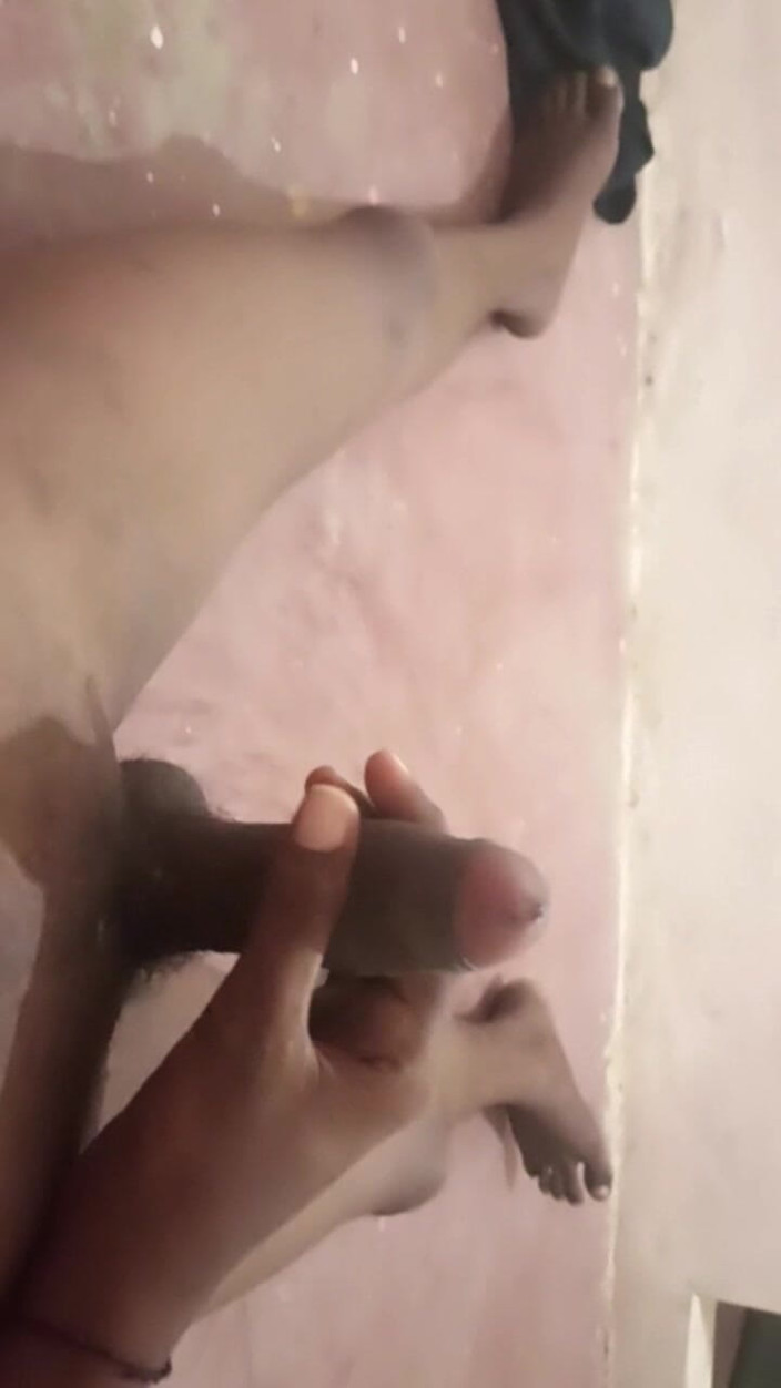 Sexyboy78: Dopo aver visto la vagina della mia sorellastra, il mio...