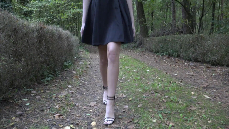 Flemish Filth: Daan cals a teen whore and fuck outside