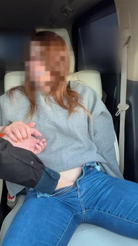 我在车里帮一个已婚女人清理过
