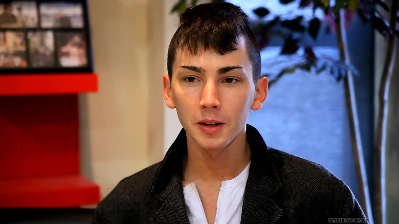 Lollipop Twinks: Magrinha twink fala trabalho