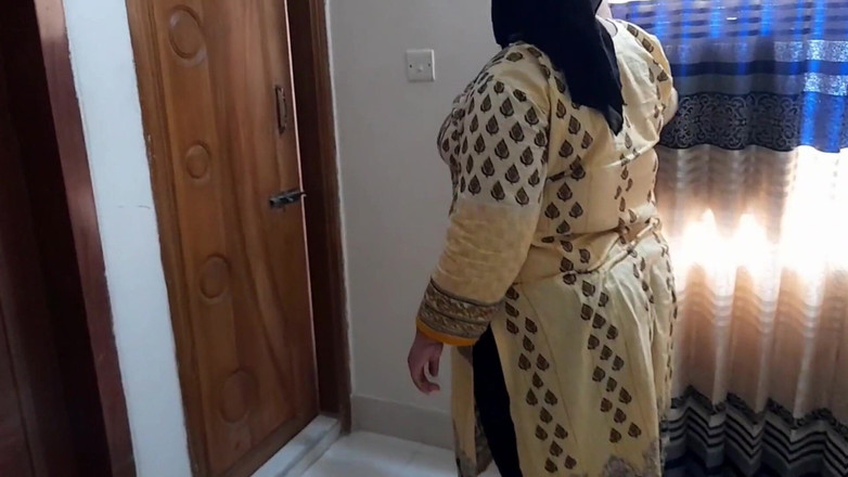 Aria Mia: Đến nhà &amp; đụ bà nội trợ kiểu chó)