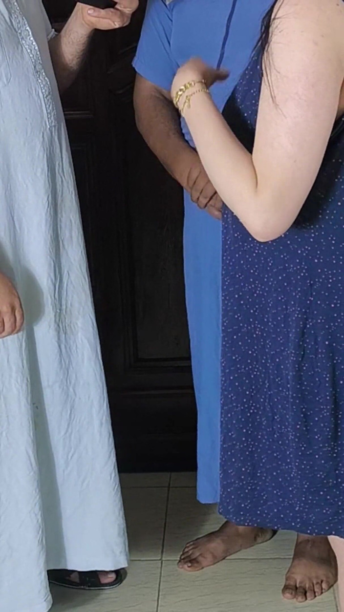 Arabic wife cuckold: Árabe Ganbang Saudita Esposa Compartilhou Minha Esposa Com Meu Melhor...
