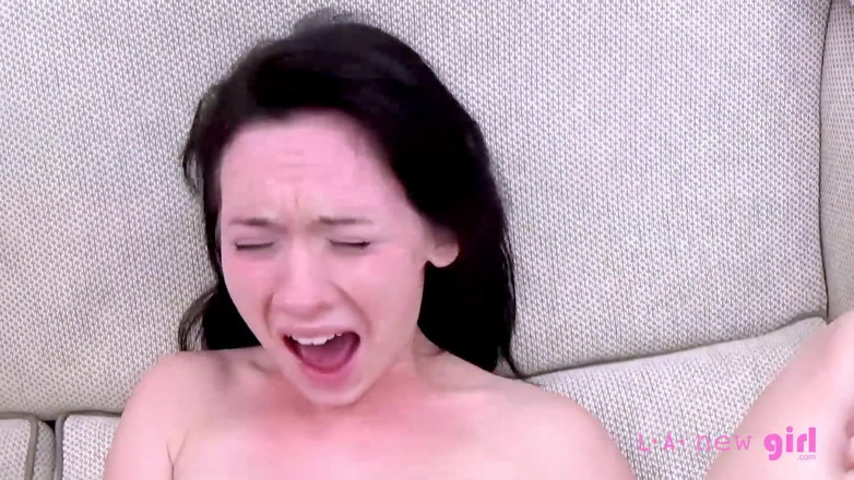 L.A. New Girl: Athena Rayne dipancut dalam kemudian menolak air mani keluar dan...