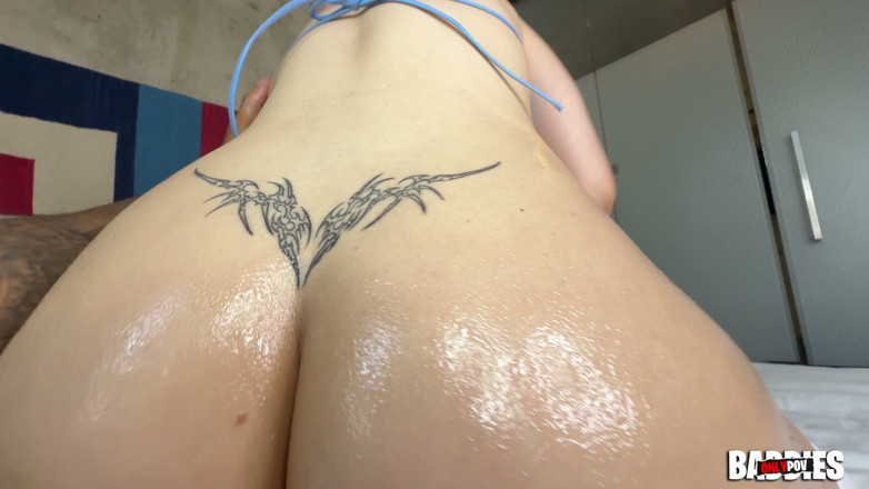 BaddiesOnlyPOV: Lil Milk laat me haar gaten vernikken en over haar...