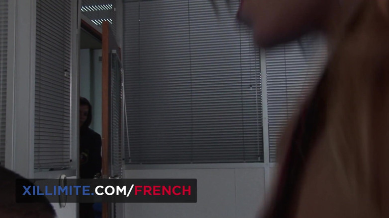 French girls at work: Pretty teen gets fucked on the teacher´s desk
