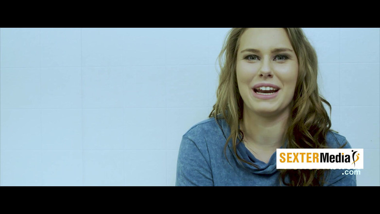 Sextermedia by Pete: Pussy Orgasm at Photo Shoot
